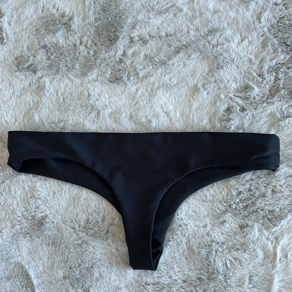 Kaohs Salty Bikini Bottom size M - Picture 7 of 7
